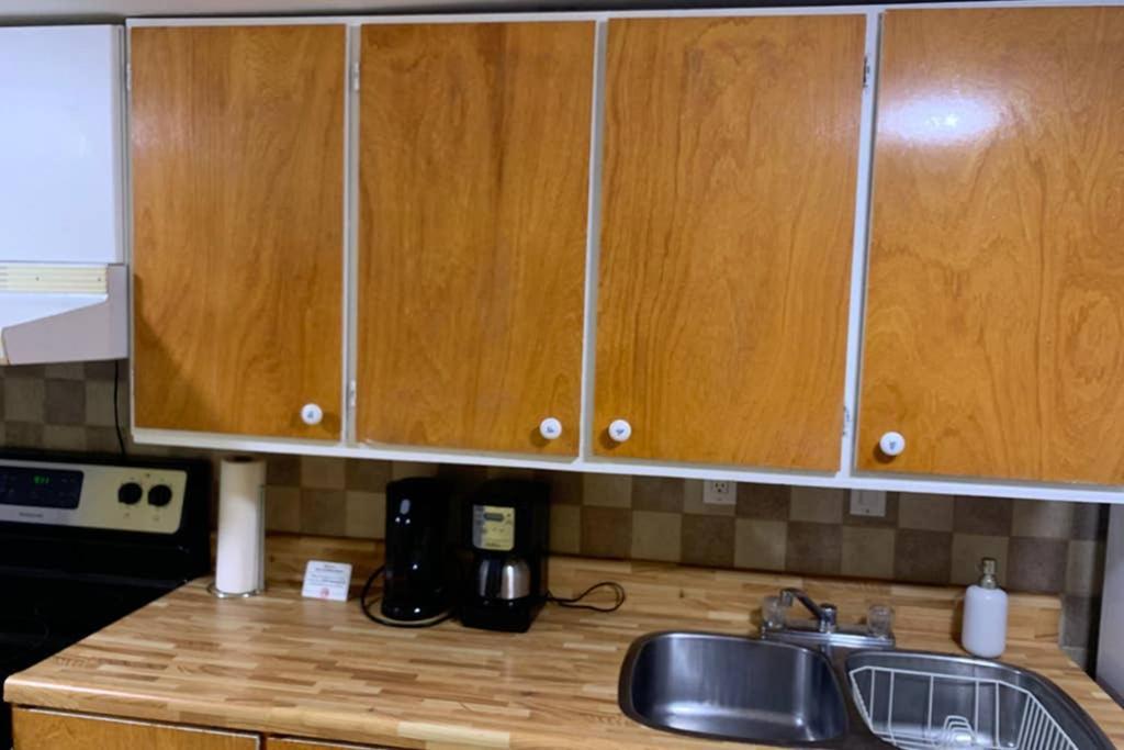 Apartament Private Bsmt With Sep. Entrance And Free Parking Toronto Zewnętrze zdjęcie